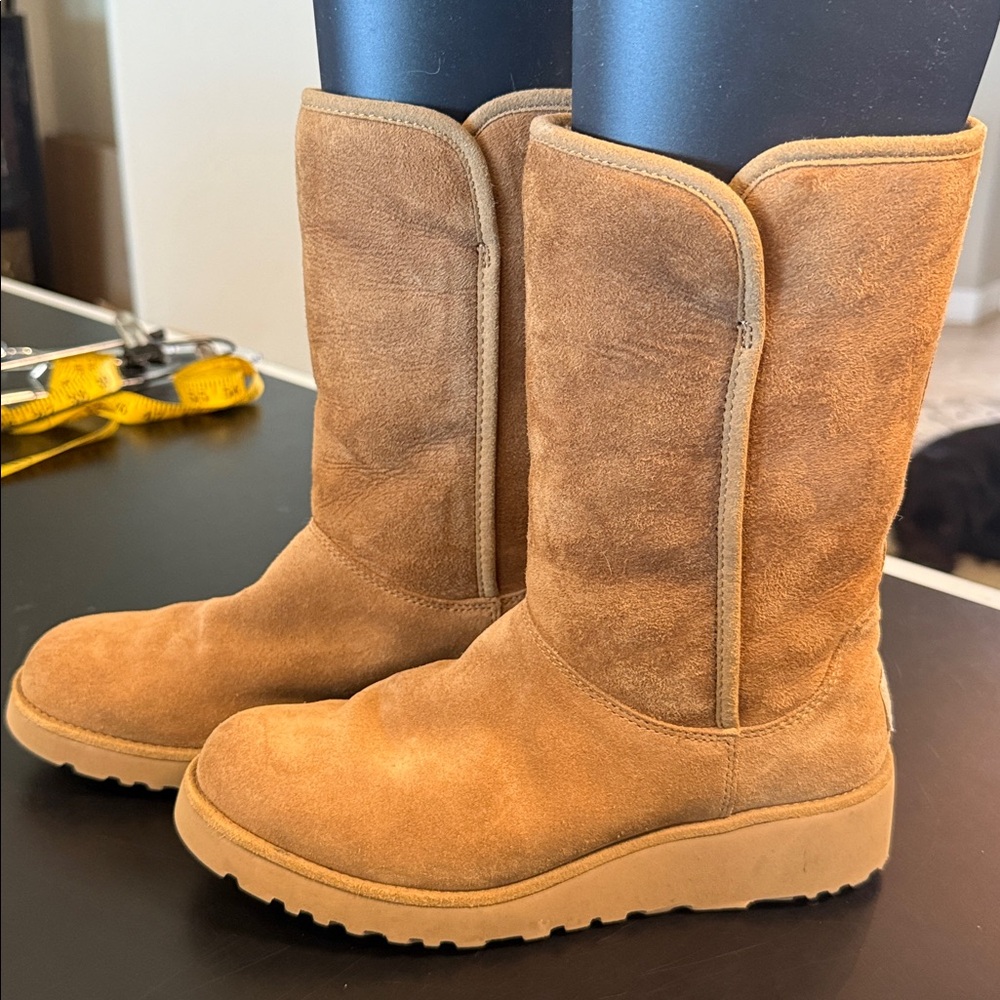 UGG Classic Tall Boots Chestnut Suede Sheepskin Women’s Size 6 NWOB Cozy Winter